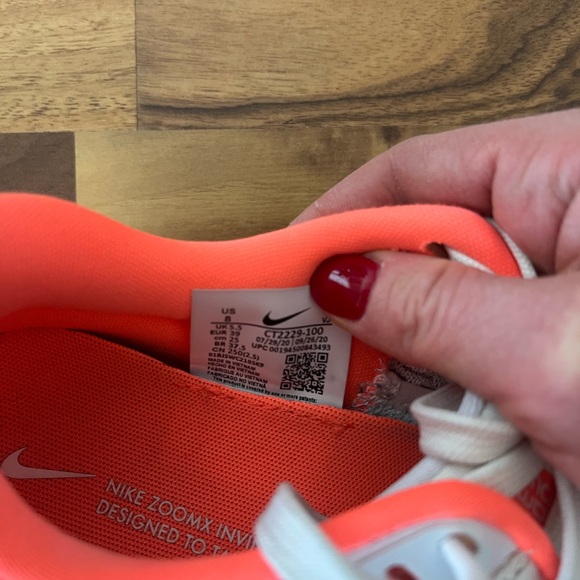 Nike Invincible Run Flyknit - Picture 4 of 5